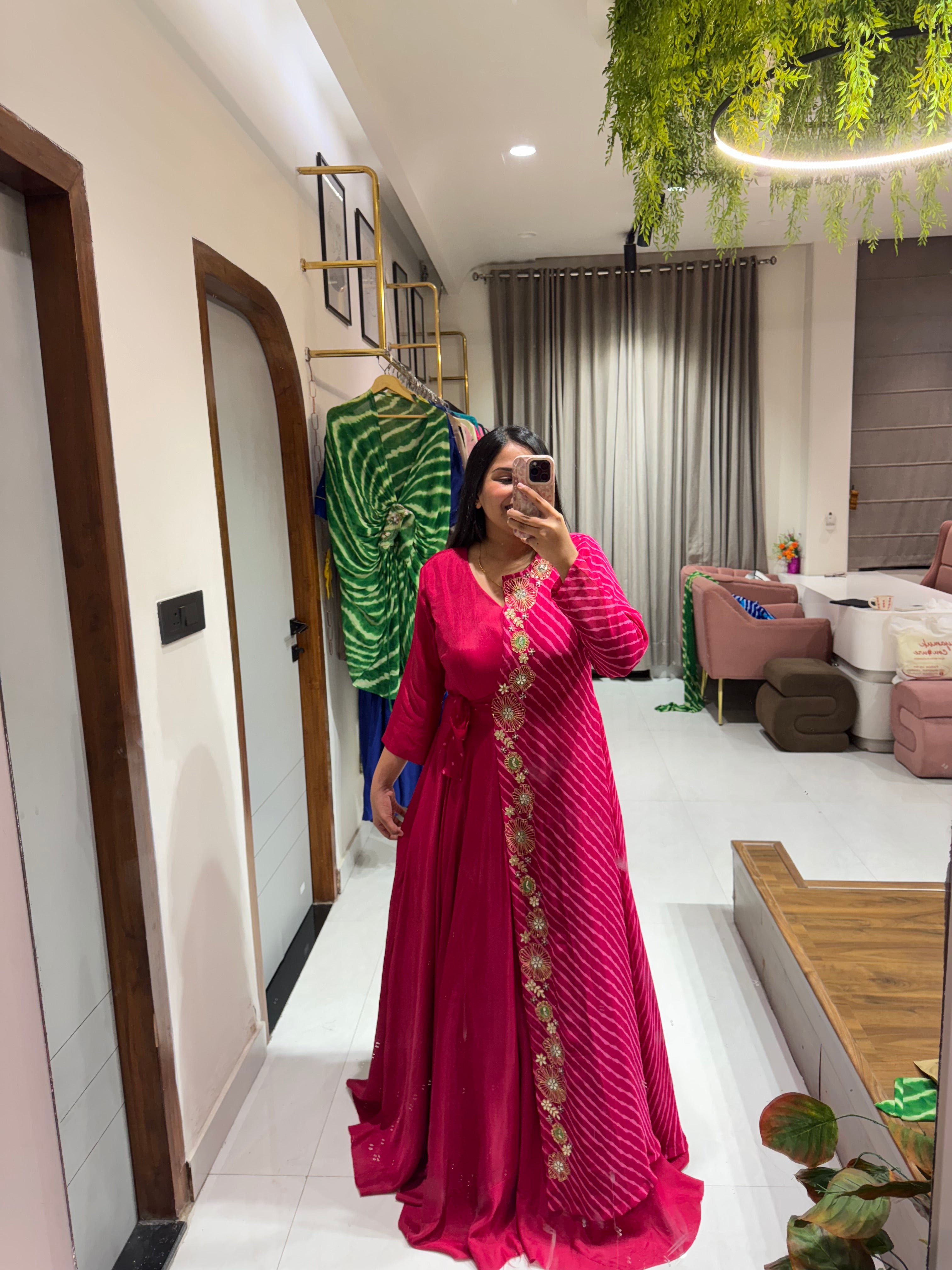 Gulabi Leheriya Shrug Gown